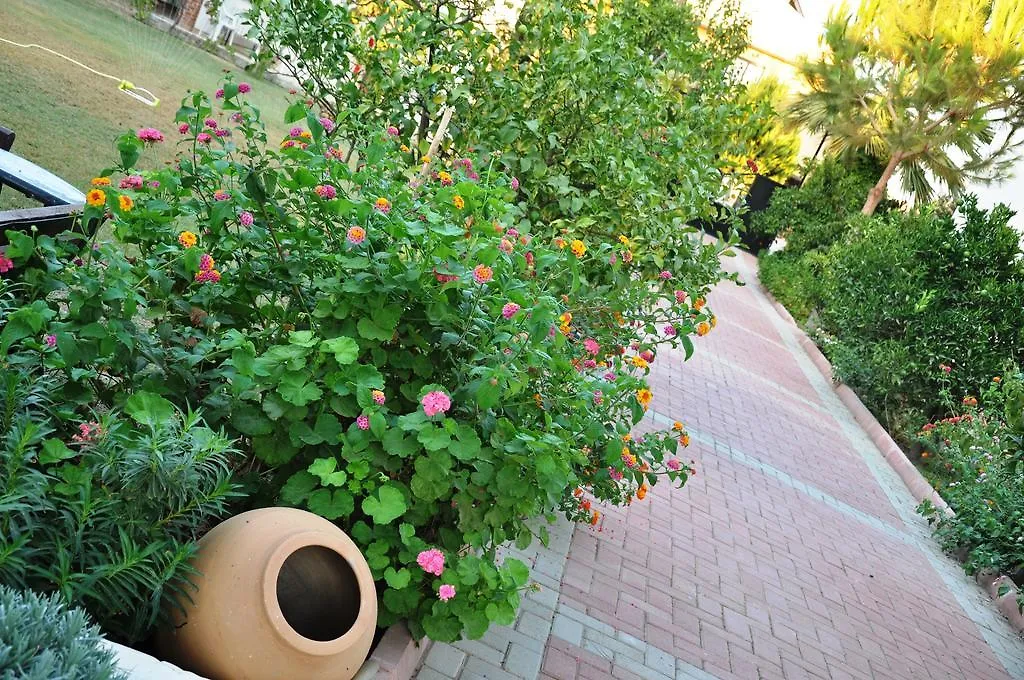 Mursel Pension Garden Hotel Kusadası Privatunterkunft